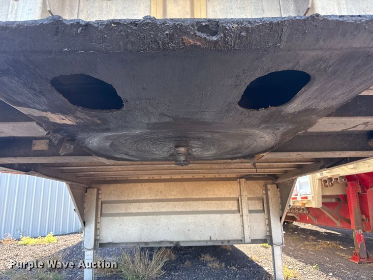 image for item DZ8981 2015 Merritt livestock trailer