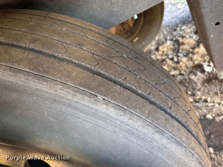 image for item DZ8981 2015 Merritt livestock trailer