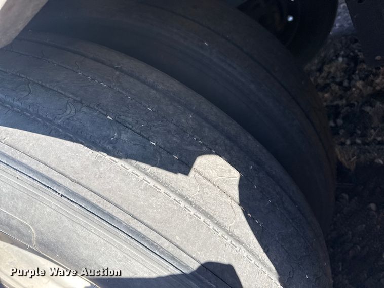 image for item DZ8981 2015 Merritt livestock trailer