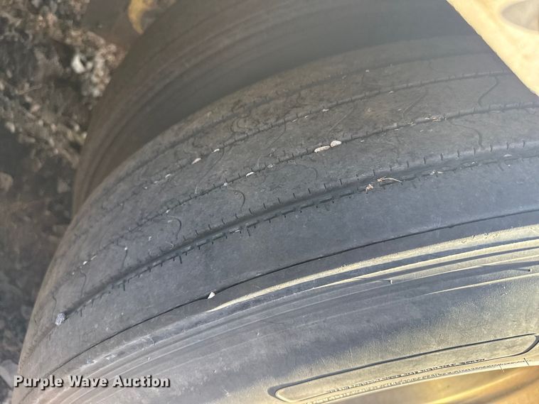 image for item DZ8981 2015 Merritt livestock trailer