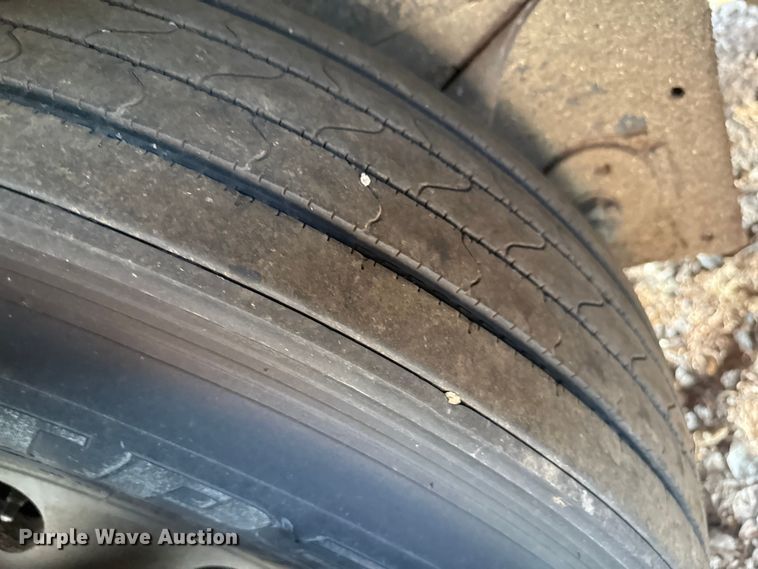 image for item DZ8981 2015 Merritt livestock trailer