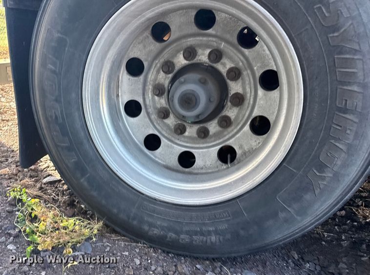 image for item DZ8981 2015 Merritt livestock trailer