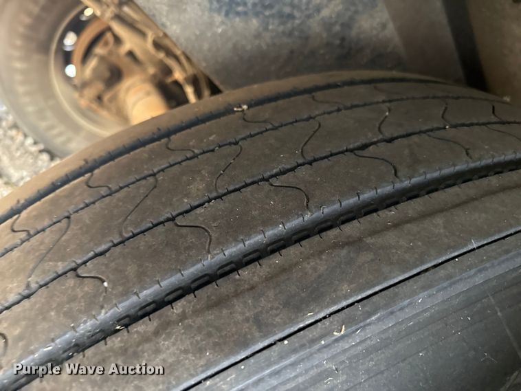 image for item DZ8981 2015 Merritt livestock trailer