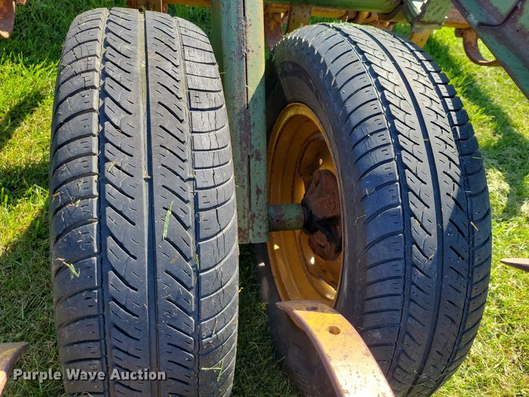 image for item EA2552 Kewanee cultipacker