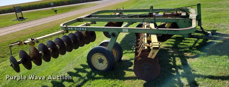image for item EA2553 John Deere 210 double off-set disk