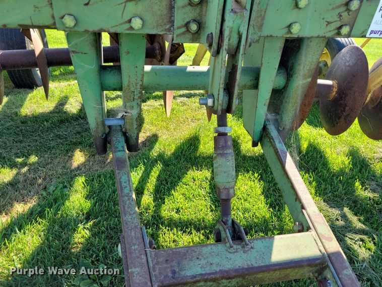 image for item EA2553 John Deere 210 double off-set disk