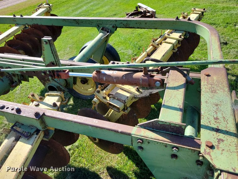 image for item EA2553 John Deere 210 double off-set disk