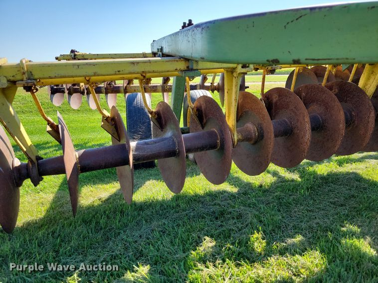 image for item EA2553 John Deere 210 double off-set disk