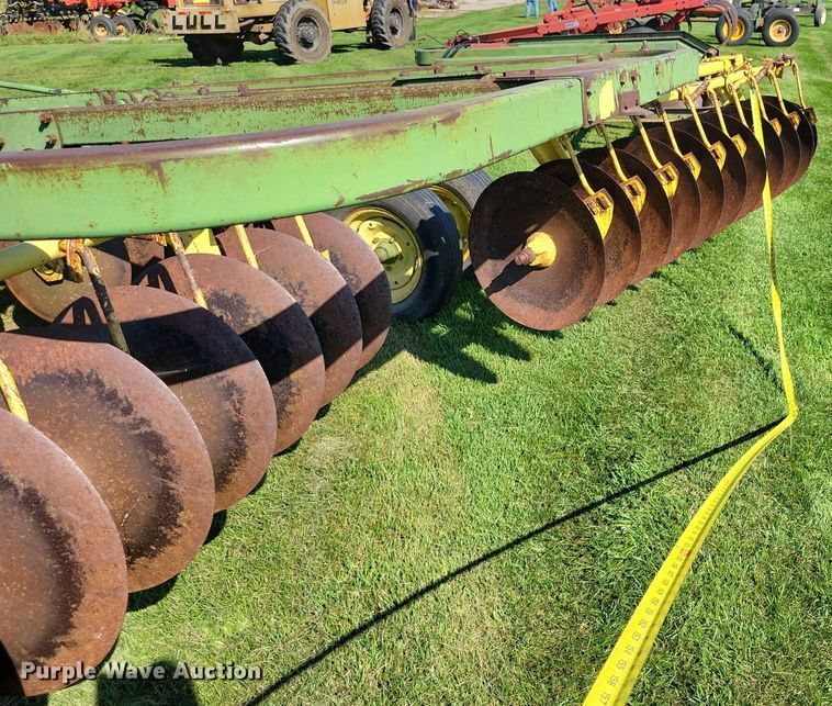 image for item EA2553 John Deere 210 double off-set disk