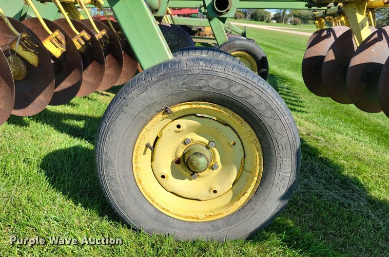 image for item EA2553 John Deere 210 double off-set disk