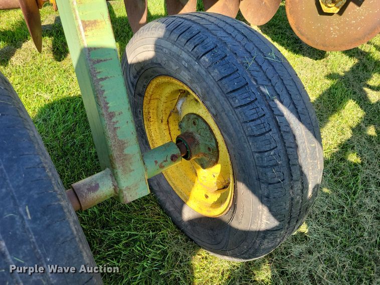image for item EA2553 John Deere 210 double off-set disk