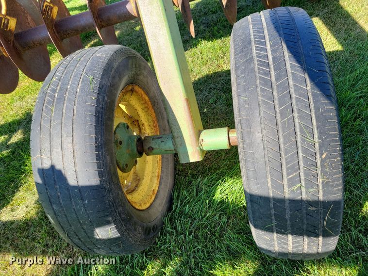 image for item EA2553 John Deere 210 double off-set disk