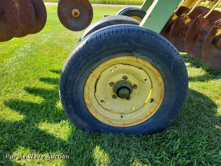 image for item EA2553 John Deere 210 double off-set disk