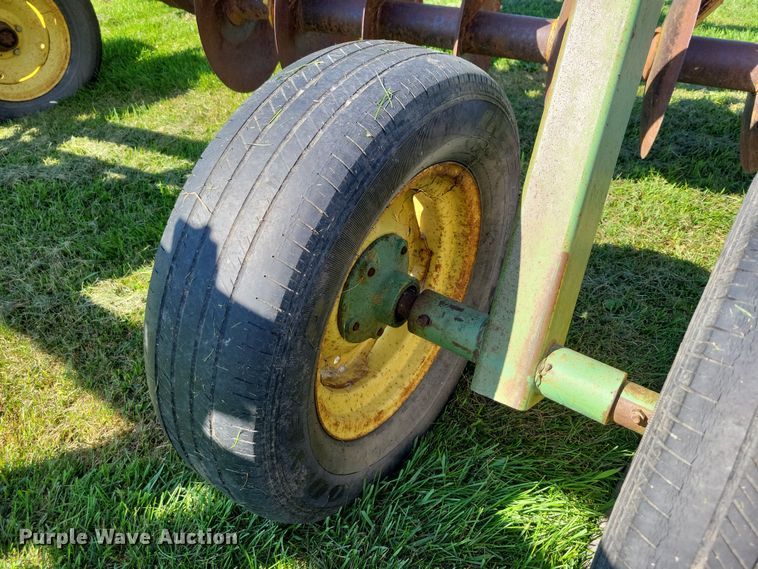 image for item EA2553 John Deere 210 double off-set disk