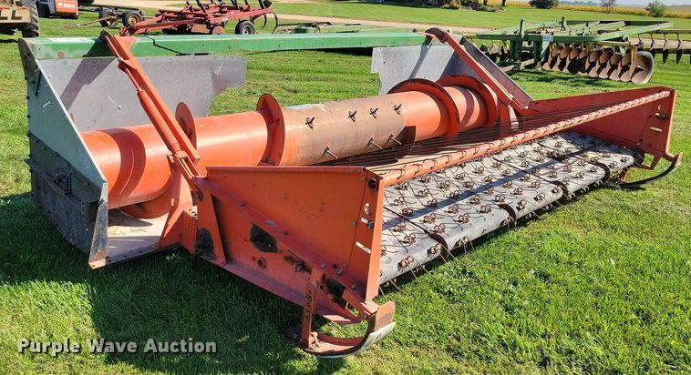 image for item EA2555 John Deere pickup head