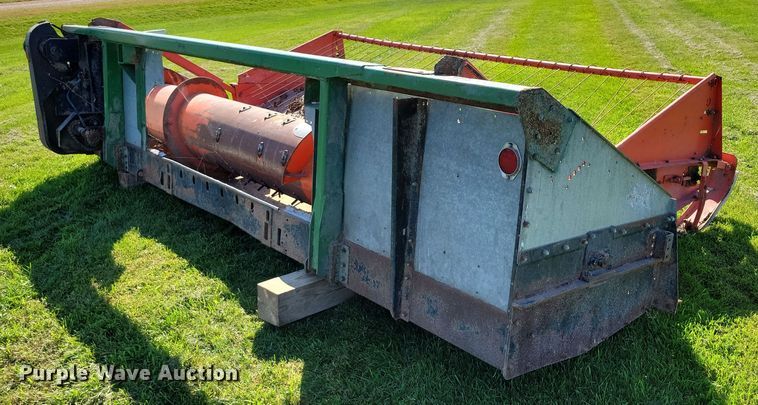 image for item EA2555 John Deere pickup head