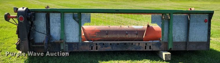 image for item EA2555 John Deere pickup head