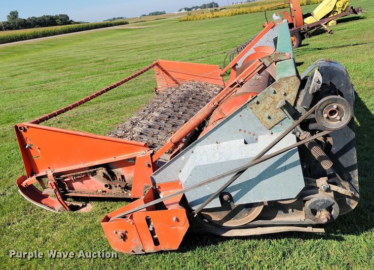 image for item EA2555 John Deere pickup head