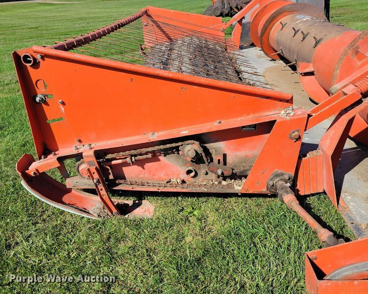 image for item EA2555 John Deere pickup head