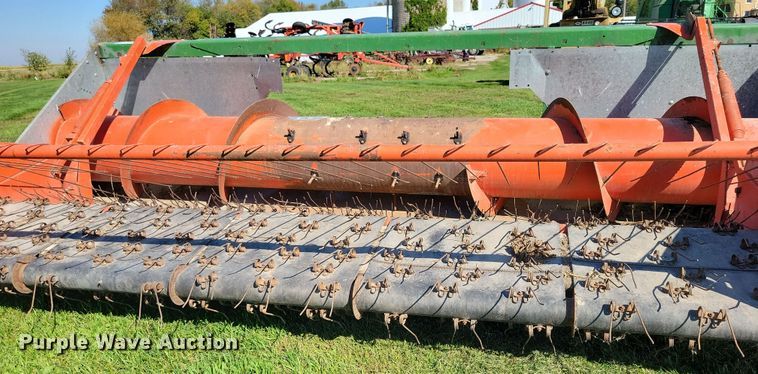 image for item EA2555 John Deere pickup head