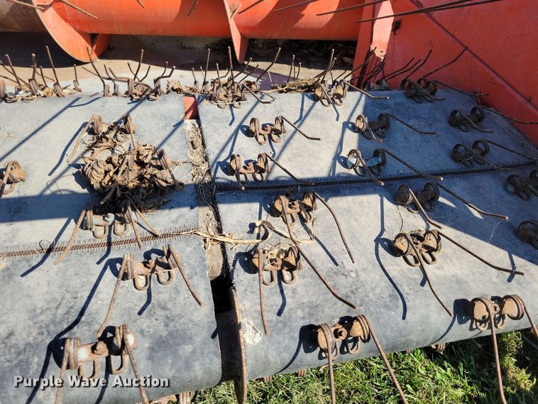 image for item EA2555 John Deere pickup head