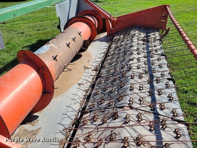 image for item EA2555 John Deere pickup head