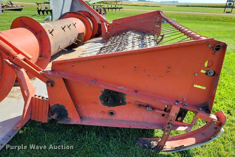 image for item EA2555 John Deere pickup head