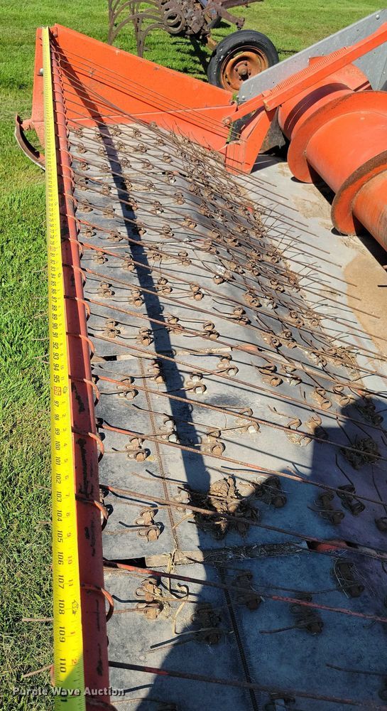 image for item EA2555 John Deere pickup head