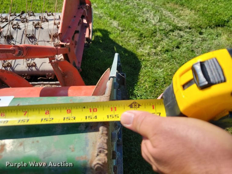 image for item EA2555 John Deere pickup head