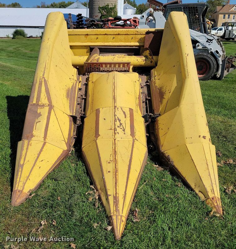 image for item EA2557 New Holland corn head