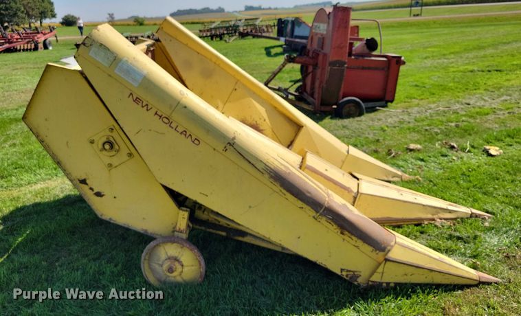 image for item EA2557 New Holland corn head