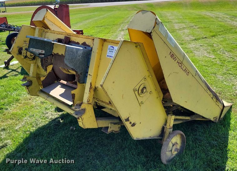 image for item EA2557 New Holland corn head