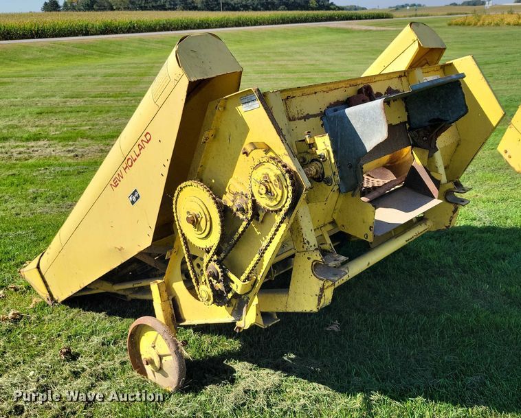 image for item EA2557 New Holland corn head