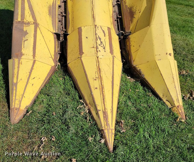 image for item EA2557 New Holland corn head