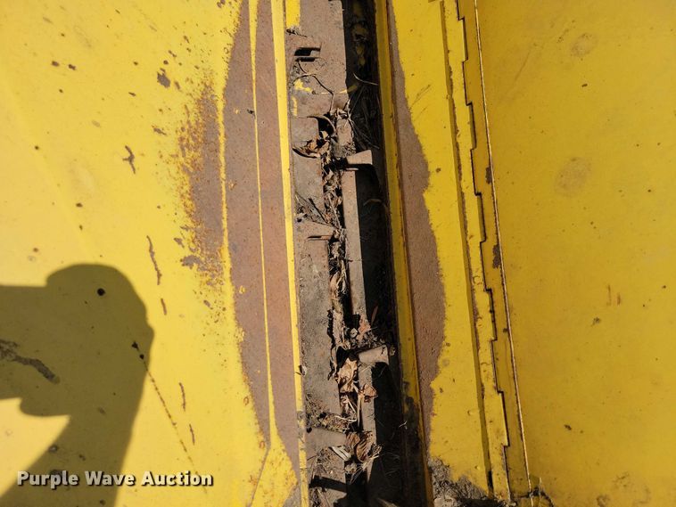 image for item EA2557 New Holland corn head