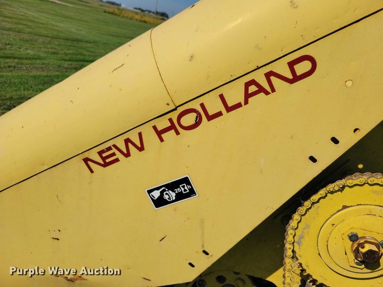 image for item EA2557 New Holland corn head