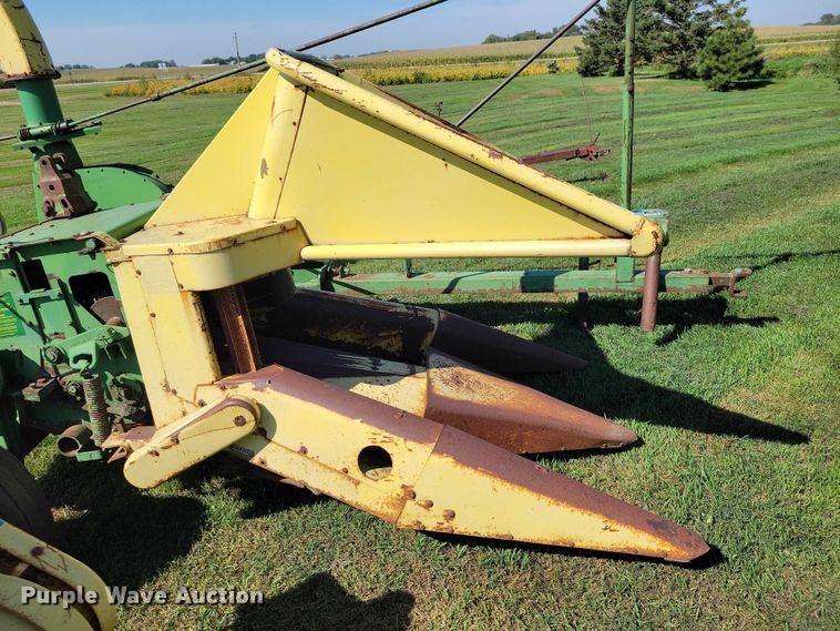 image for item EA2558 John Deere 3800 forage harvester