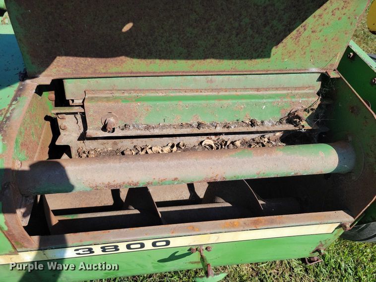 image for item EA2558 John Deere 3800 forage harvester