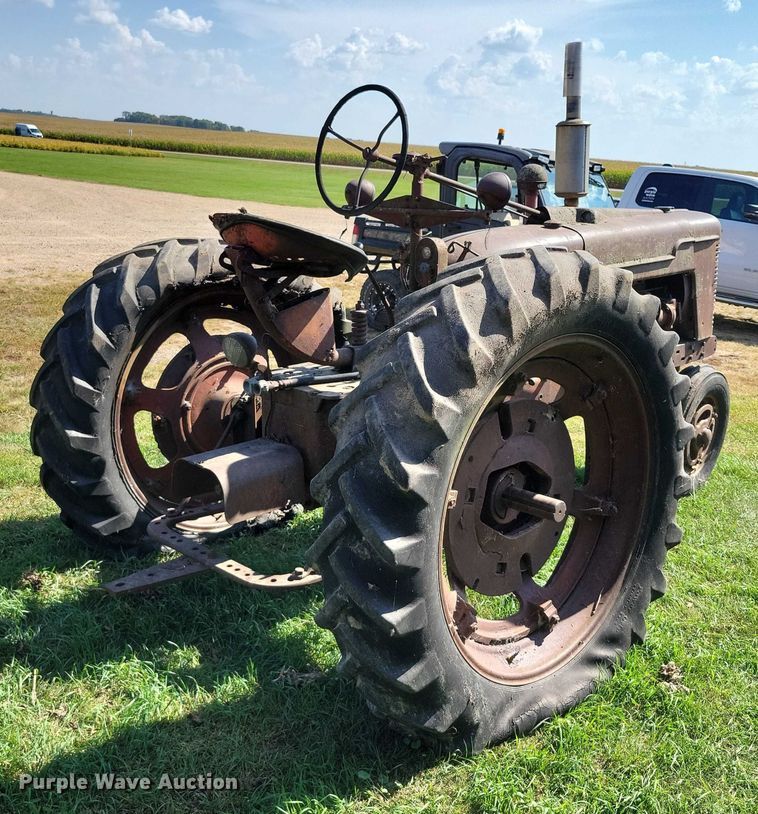 image for item EA2562 Farmall H tractor