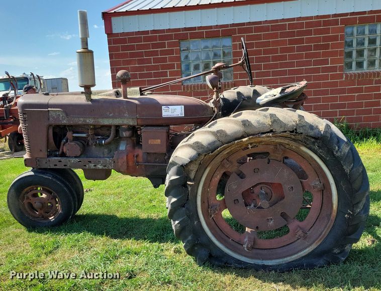 image for item EA2562 Farmall H tractor