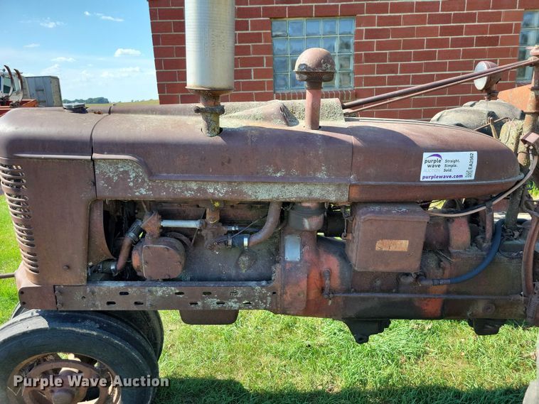 image for item EA2562 Farmall H tractor