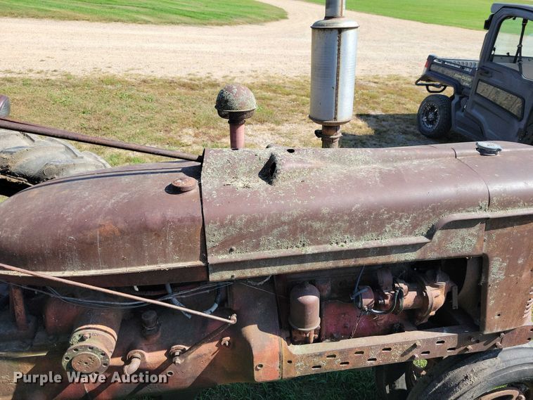 image for item EA2562 Farmall H tractor