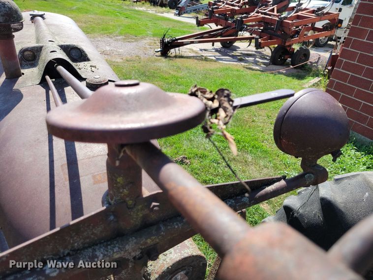 image for item EA2562 Farmall H tractor