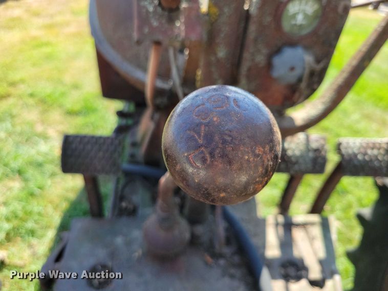 image for item EA2562 Farmall H tractor