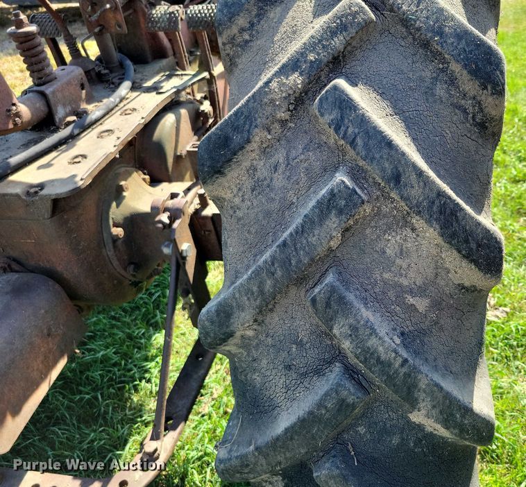 image for item EA2562 Farmall H tractor