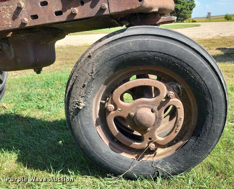 image for item EA2562 Farmall H tractor