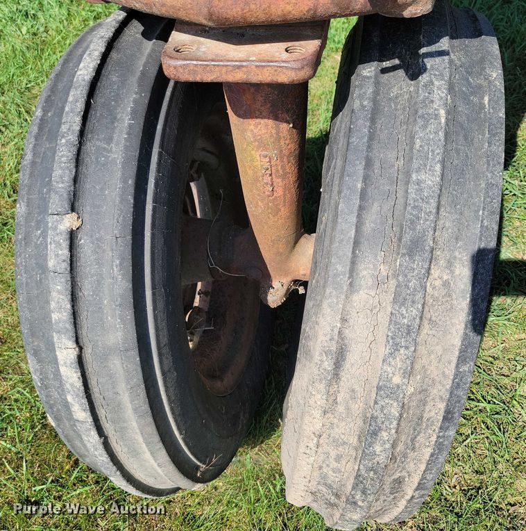 image for item EA2562 Farmall H tractor