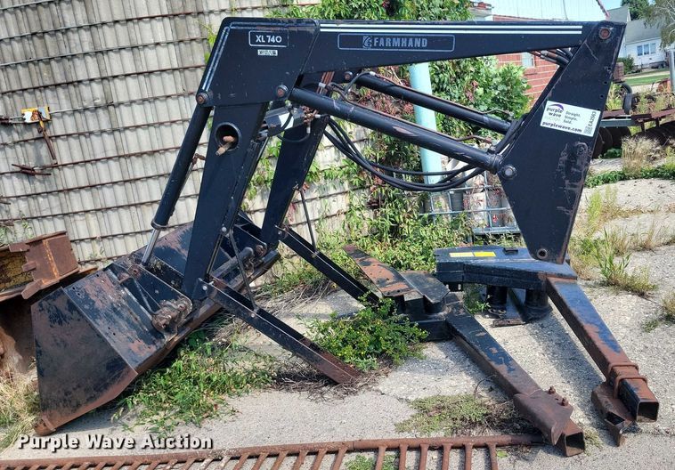 image for item EA2563 Farmhand XL 740 loader