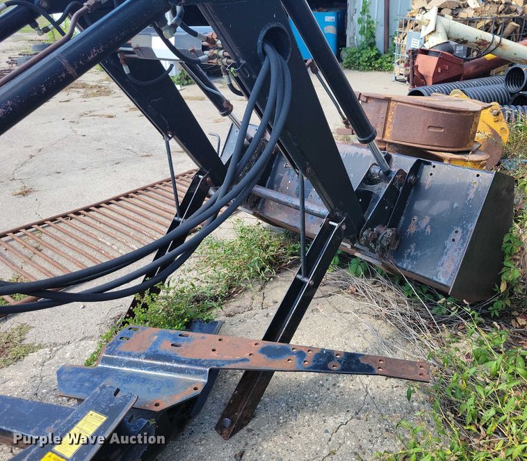 image for item EA2563 Farmhand XL 740 loader