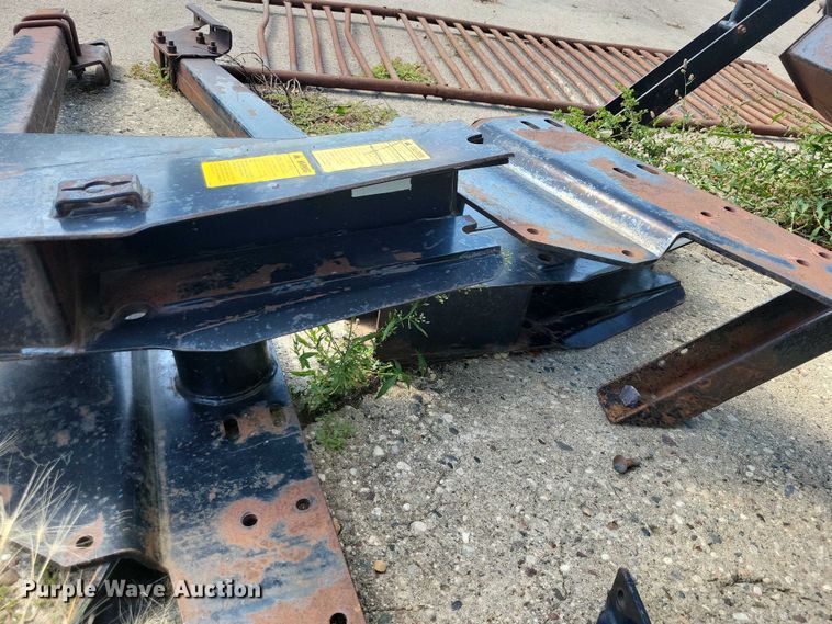 image for item EA2563 Farmhand XL 740 loader